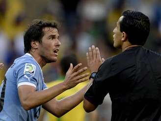 <p>González reclama com árbitro durante duelo semifinal</p>