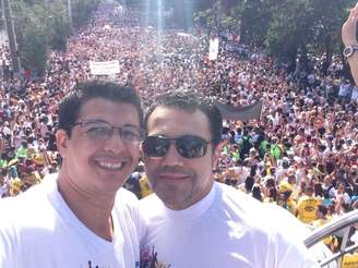 <p>No sábado, Marco Feliciano participou da Marcha para Jesus, em São Paulo, e publicou foto em seu perfil do Twitter</p>