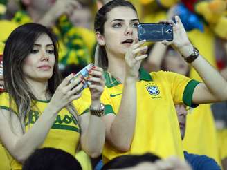 Brasileiros lotaram as arquibancadas do Estádio do Maracanã, que foi o palco da grande final da Copa das Confederações; a Seleção Brasileira enfrentou a campeã mundial Espanha e venceu por 3 a 0. Com a vitória, o Brasil conquistou o quarto título no torneio