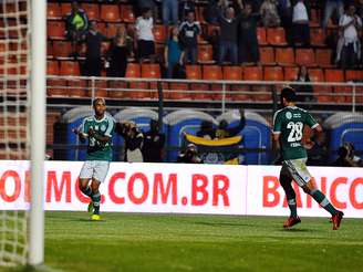 <p>Wesley dedicou primeiro gol do Palmeiras para seu filho</p>