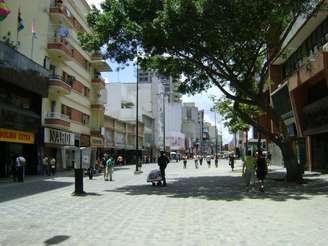 O Bulevar de Sabana Grande é a principal área comercial de Caracas. Um bom lugar para fazer compras ou para uma caminhada acompanhada de um café 