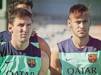 <p>Neymar postou foto ao lado do argentino Lionel Messi em seu primeiro dia de atividades no Barcelona</p>
