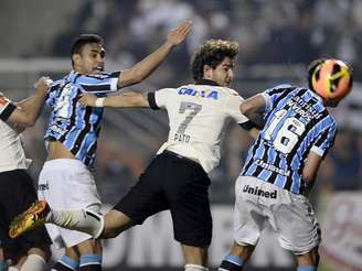 <p>Pato em ação diante do Grêmio na última quarta</p>