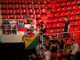 Arquibancadas da HSBC Arena no Rio de Janeiro receberam baixa presença de público em vitória de José Aldo