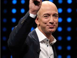 <p>O CEO da Amazon, Jeff Bezos, ganhou a votação realizada pela internet com 20 mil pessoas</p>