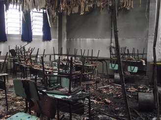 <p>Escola da rede municipal de Eldorado do Sul (RS) ficou parcialmente destruída após incêndio</p>