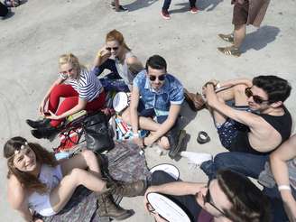 <p>Grupo decidia o que fazer após o show da banda Hatchets</p>