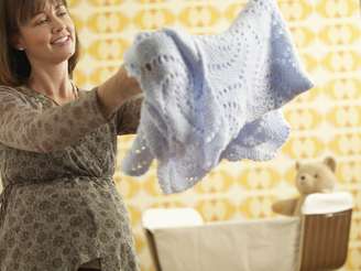 <p>Com a possibilidade de engravidar mais tarde, muitas mulheres preferem resolver alguns aspectos da vida antes: carreira, relacionamento e estabilidade financeira são alguns deles</p>