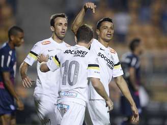 Trio formado por Thiago Ribeiro, Montillo e Cícero decidiu vitória para o Santos