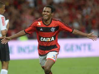 <p>Elias foi campeão da Copa do Brasil com o Flamengo em 2013</p>