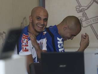 <p>Elenco voltou aos treinos nesta segunda-feira, dia da volta de Mano ao clube</p>