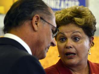 Dilma e Alckmin durante o evento em São Paulo