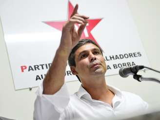 O senador Lindbergh Farias disse que pretende focar sua campanha na rua e que não contará com a ajuda exclusiva da presidente