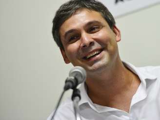 O senador disse que gostaria que o PT tivesse saído da gestão de Cabral há muito tempo