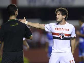 <p>Pato vai reforçar o São Paulo na estreia no Brasileiro</p>