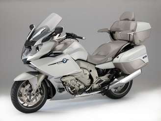 <p>Disponível na cor branca, a BMW K 1600 GLT Exclusive 2014 tem preço sugerido de R$ 124.500</p>