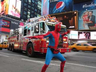 <p>'Homem-Aranha' foi acusado de bater em uma mulher que se negou a dar gorjeta após tirar uma foto com ele</p>