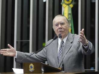 José Sarney abandonou disputa ao Senado