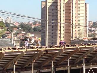 <p>Peritos analisam viaduto que desabou em Belo Horizonte (MG)</p>