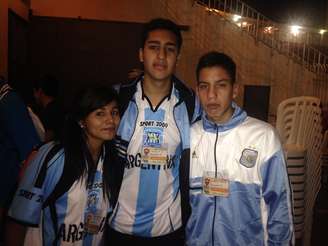 Jovens fazem parte de uma das três delegações da Argentina 