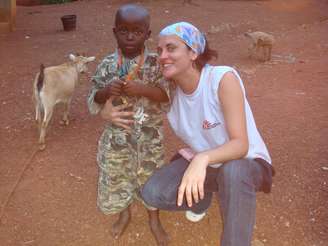 <p>Trabalhando para a organização dos Médicos Sem Fronteiras (MSF) desde 2008, Débora Noal, 33 anos, é psicóloga e viajou para mais de quarenta países</p>