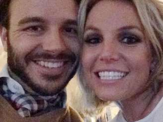 <p>Britney com o novo namorado Charlie Ebersol</p>