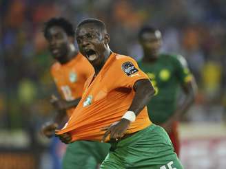 Golaço de Gradel deu a vitória e classificação à Costa do Marfim
