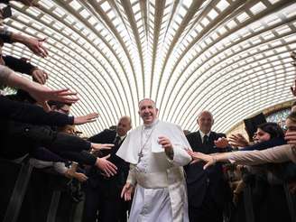 <p>Papa em reunião no sul da Itália: perfil falso de Francisco tem milhares de solicitações</p>