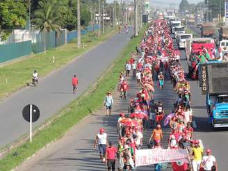 Os manifestantes bloquearam estradas, pedágios e propriedades rurais