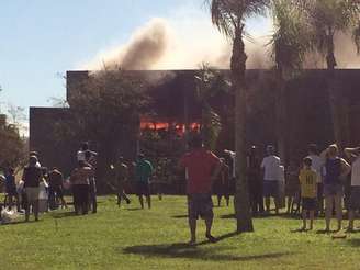 Incêndio atinge prédio da prefeitura de Criciúma, em Santa Catarina