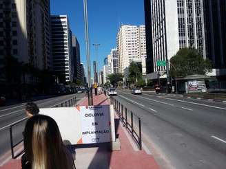 Relógios foram removidos devido à instalação de ciclofaixa