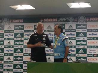 Técnico do Santos "invadiu" a coletiva do técnico do Palmeiras e deu os parabéns pelo título