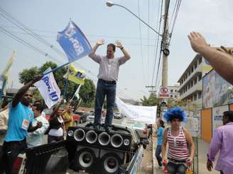 Prefeito Ruy Muniz, de Montes Claros (MG), durante campanha eleitoral em setembro de 2012