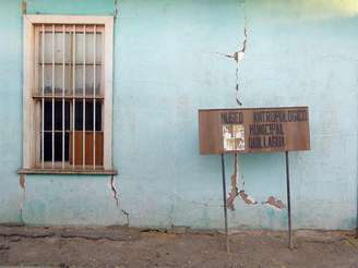 No meio de uma paisagem desolada de terra seca e estéril colinas, um oásis minúsculo e incompreensível: ele é chamado de Quillagua e é a cidade mais seca da Terra.