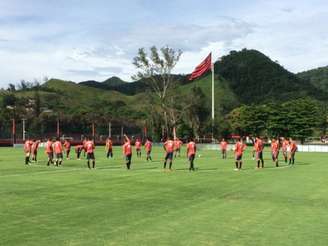 Elenco segue fazendo sua pré-temporada no Ninho do Urubu (Foto: Divulgação/Twitter)