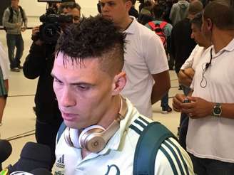 Moisés dá entrevista na saída da Arena Corinthians - FOTO: Fellipe Lucena