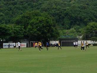 Santos empata em jogo-treino contra o São Bernardo (Foto: Gabriela Brino)