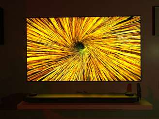 LG OLED W8 tem 65" em resolução 4K (Foto: André Fogaça/Canaltech)