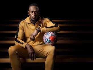 Fã de futebol desde a infância, Bolt está jogando na Austrália.