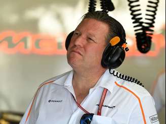 “Falta de um líder consistente” é a culpa dos problemas da McLaren, diz Brown