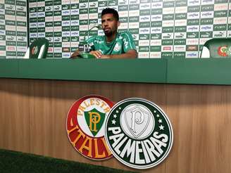 Matheus Fernandes concedeu sua primeira entrevista como jogador do Palmeiras nesta sexta (Foto: Thiago Ferri)