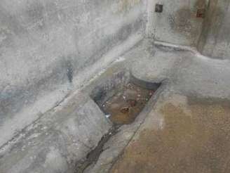 O ralo usado por presos de Pirajuí na ausência de banheiro
