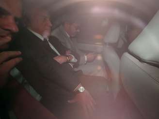 Ex-presidente Michel Temer deixa casa de carro para se entregar à PF em São Paulo
09/05/2019
REUTERS/Amanda Perobelli