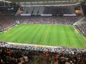 TImão deve R$ 1,1 bi da construção da Arena Corinthians (Foto: Ana Canhedo)
