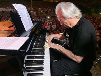 Maestro João Carlos Martins participou da homenagem em Brumadinho