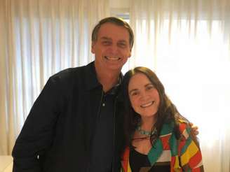 Jair Bolsonaro e Regina Duarte em visita da atriz ao presidente em outubro de 2019 