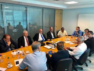 O conselho gestor do Cruzeiro se reuniu em vídeoconferência para avaliar os impactos da crise na Raposa-(Divulgação/Cruzeiro)
