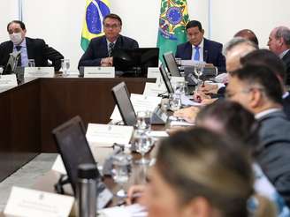 Bolsonaro participa de videoconferência com governadores do Sudeste