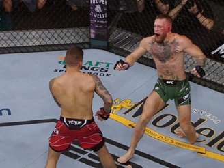 Conor McGregor fraturou tornozelo e perdeu luta contra Poirier (Foto: Reprodução/ESPN)
