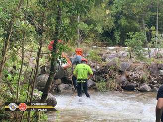 Acidente ocorreu entre as cachoeiras do Poço Azul e da Pedreira, no Rio do Braço, em Lavrinhas, no interior de SP.